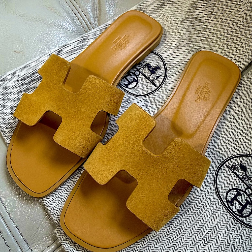 Hermès Oran Sandals – Size 37.5 – Jaune Laiton / Gold *NEW*